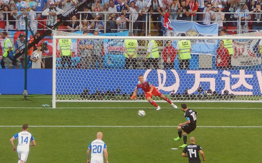 读懂2022世界杯：属于梅西，也属于足球的史诗·赛场纵深
